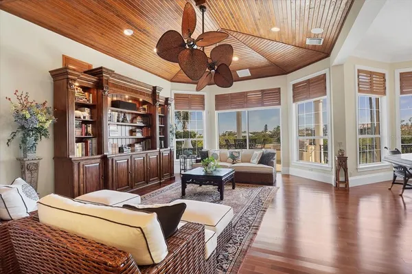 $6,695,000 | 1137 North Lake Shore Drive, Sarasota, FL 34231