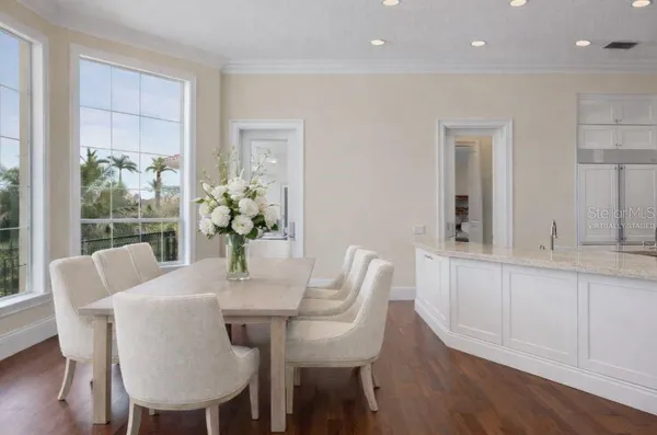 $6,695,000 | 1137 North Lake Shore Drive, Sarasota, FL 34231
