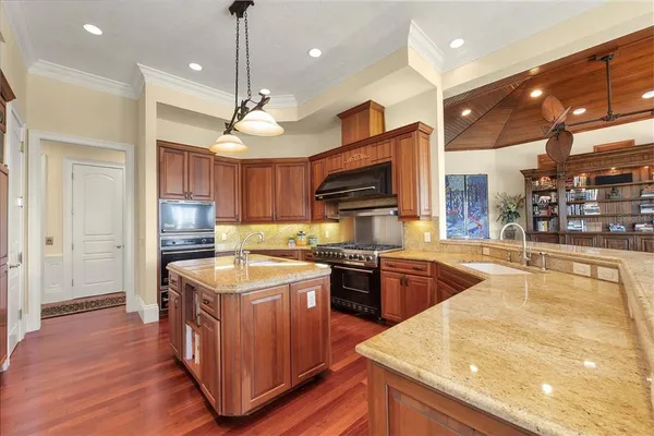 $6,695,000 | 1137 North Lake Shore Drive, Sarasota, FL 34231