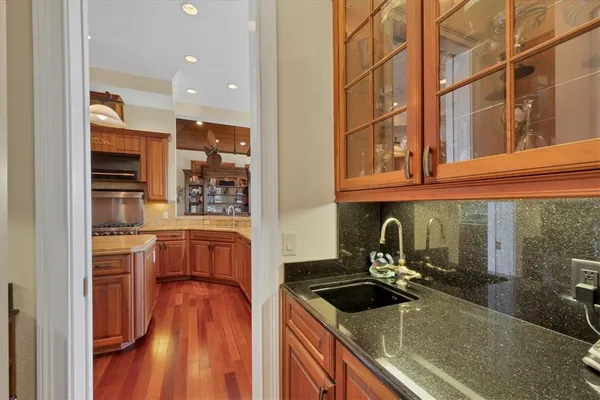 $6,695,000 | 1137 North Lake Shore Drive, Sarasota, FL 34231