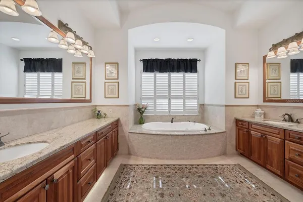 $6,695,000 | 1137 North Lake Shore Drive, Sarasota, FL 34231