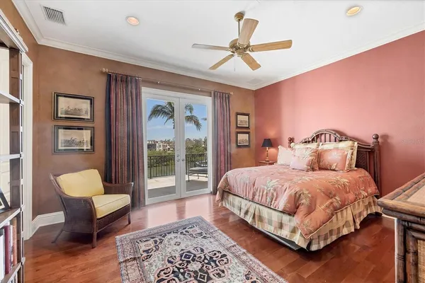 $6,695,000 | 1137 North Lake Shore Drive, Sarasota, FL 34231