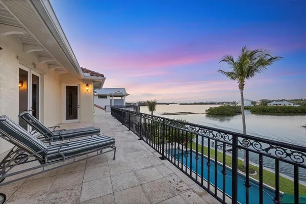 $6,695,000 | 1137 North Lake Shore Drive, Sarasota, FL 34231
