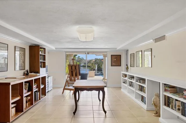 $6,695,000 | 1137 North Lake Shore Drive, Sarasota, FL 34231