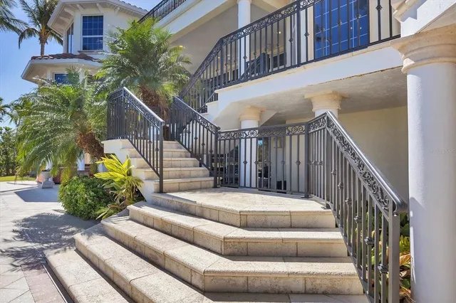 $6,695,000 | 1137 North Lake Shore Drive, Sarasota, FL 34231