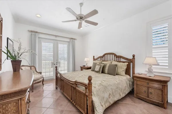 $6,695,000 | 1137 North Lake Shore Drive, Sarasota, FL 34231