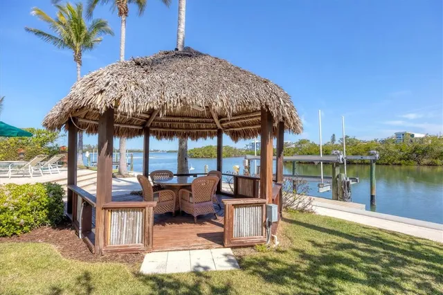 $6,695,000 | 1137 North Lake Shore Drive, Sarasota, FL 34231