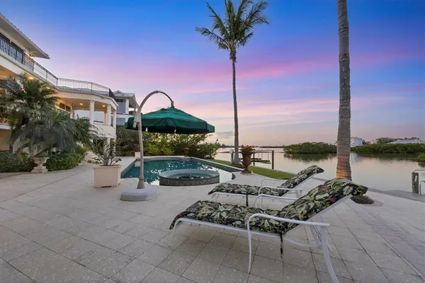$6,695,000 | 1137 North Lake Shore Drive, Sarasota, FL 34231