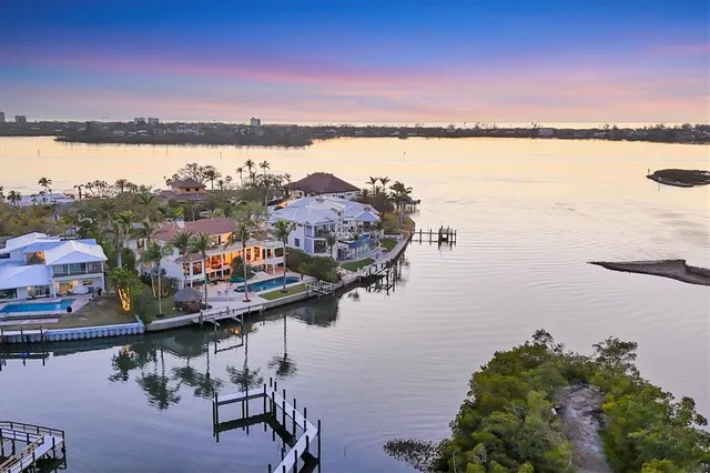 $6,695,000 | 1137 North Lake Shore Drive, Sarasota, FL 34231
