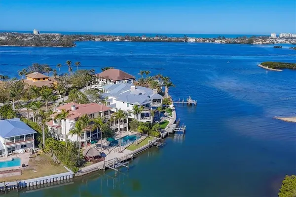 $6,695,000 | 1137 North Lake Shore Drive, Sarasota, FL 34231