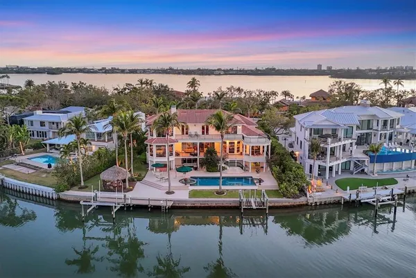 $6,695,000 | 1137 North Lake Shore Drive, Sarasota, FL 34231