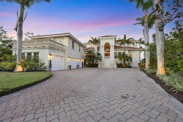 $6,695,000 | 1137 North Lake Shore Drive, Sarasota, FL 34231