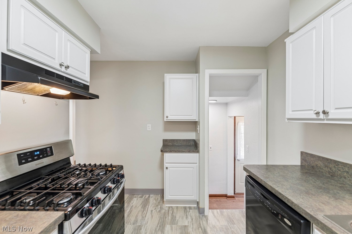 24018 Knickerbocker Road Bay Village, OH 44140 - Photo 13 of 42 Gallery Image 13