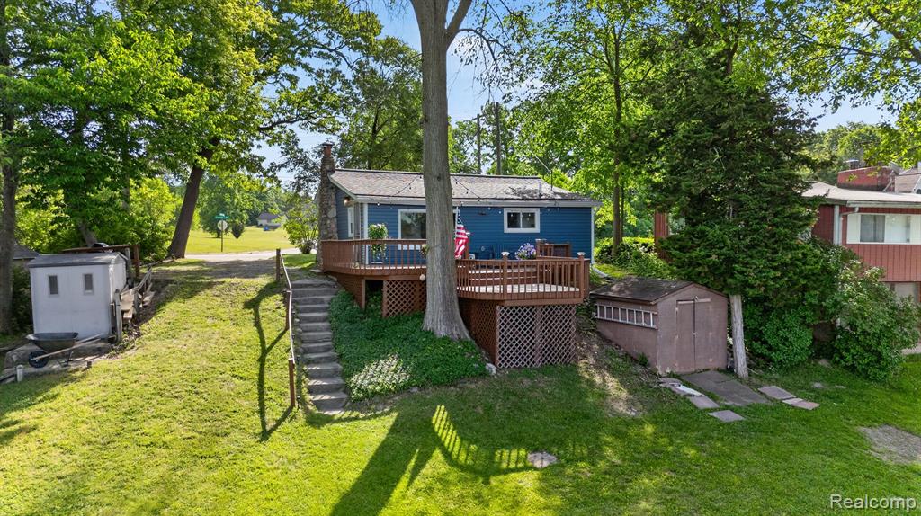 1717 Triangle Lake Road Howell, MI 48843 - Photo 2 of 58
