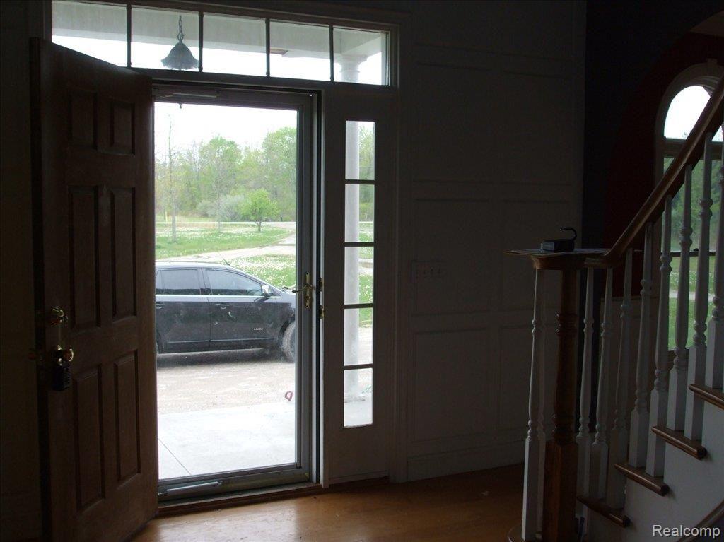 7288 State Road Fort Gratiot, MI 48059 - Photo 8 of 10 7288entry