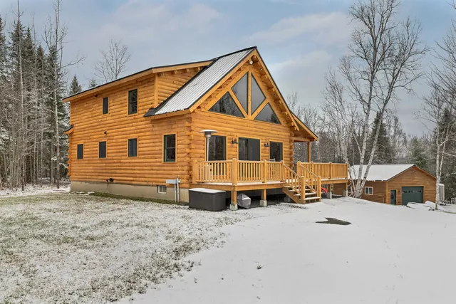 $895,900 | 22 Crystal Avenue, Jefferson, NH 03583