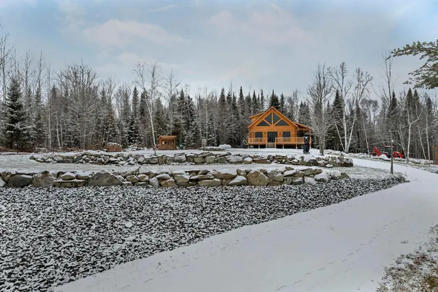 $895,900 | 22 Crystal Avenue, Jefferson, NH 03583