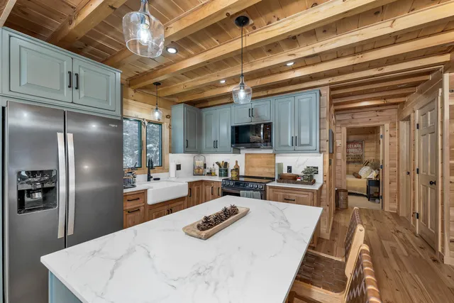 $895,900 | 22 Crystal Avenue, Jefferson, NH 03583