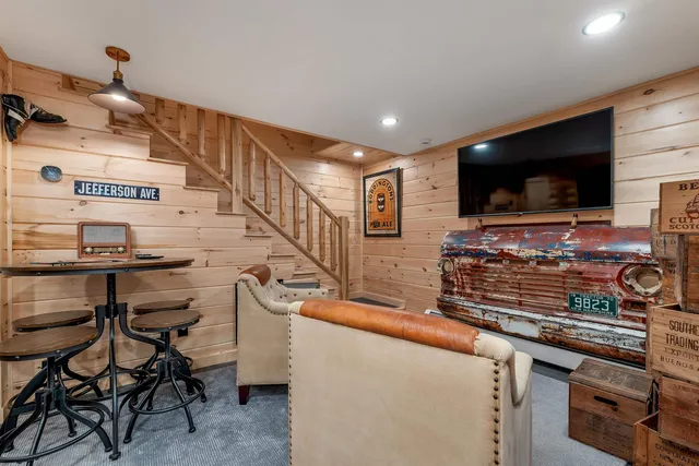 $895,900 | 22 Crystal Avenue, Jefferson, NH 03583