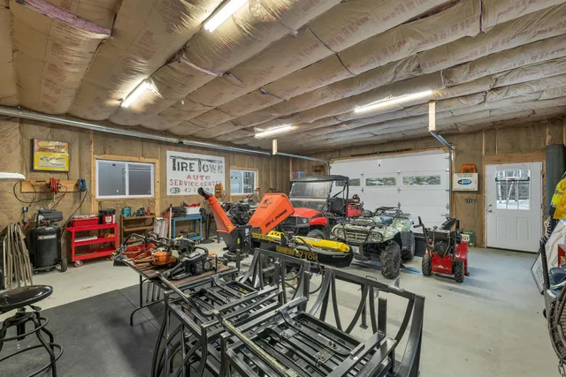 $895,900 | 22 Crystal Avenue, Jefferson, NH 03583