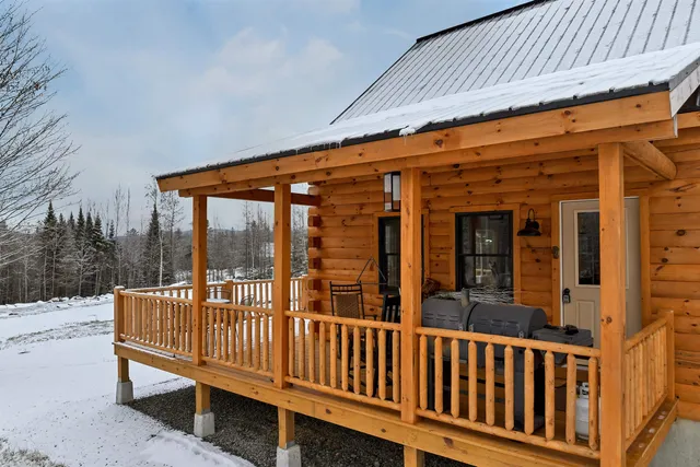 $895,900 | 22 Crystal Avenue, Jefferson, NH 03583