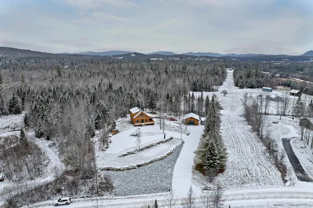 $895,900 | 22 Crystal Avenue, Jefferson, NH 03583