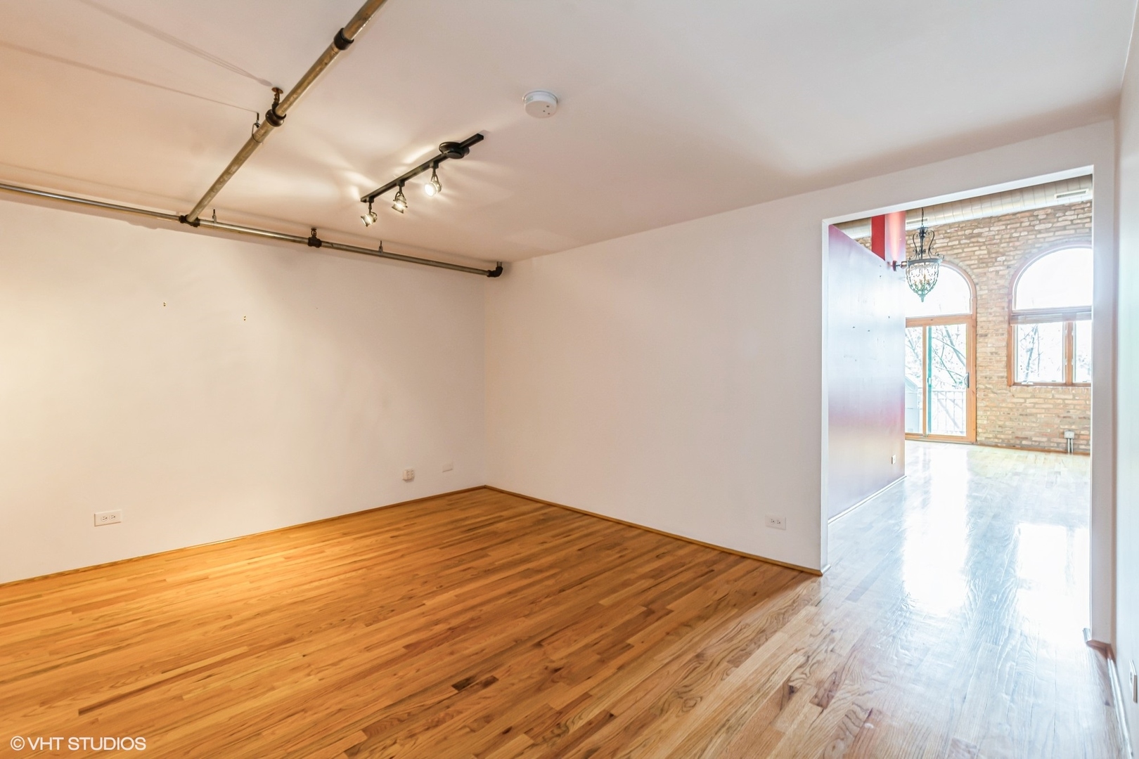 920 West Sheridan Road, Unit 305 Chicago, IL 60613 - Photo 11 of 20 Gallery Image 11