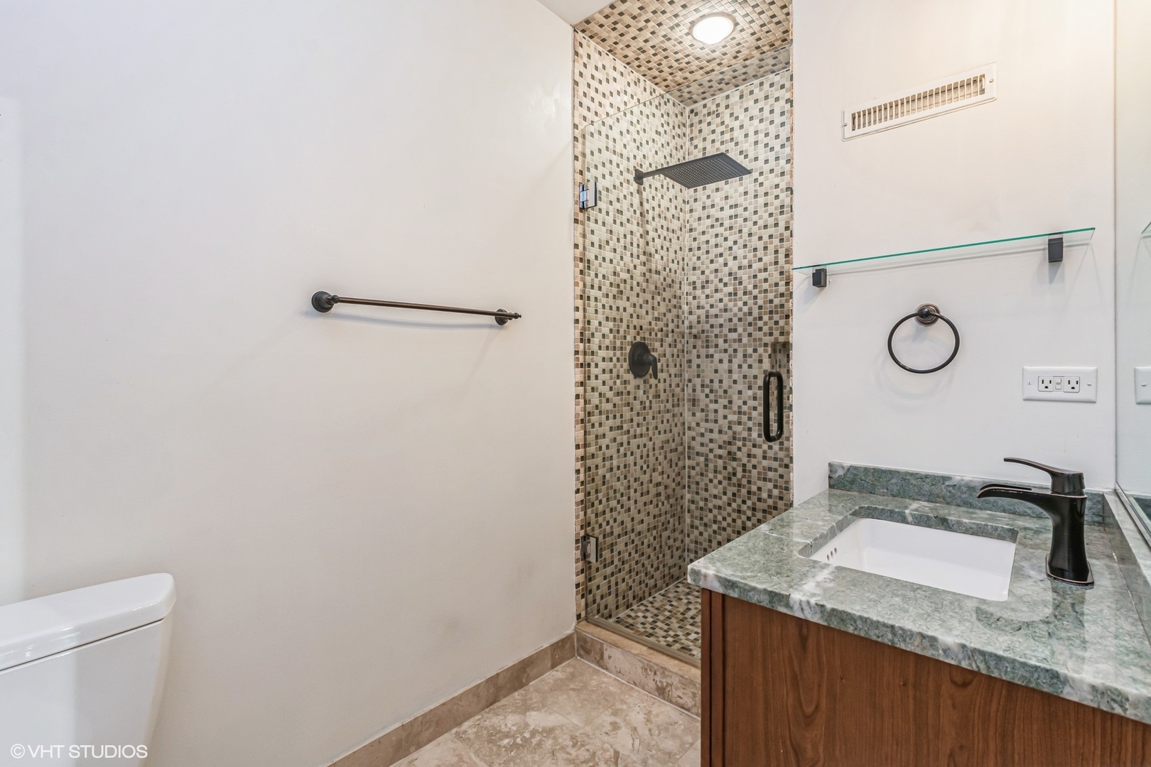 920 West Sheridan Road, Unit 305 Chicago, IL 60613 - Photo 14 of 20 Gallery Image 14