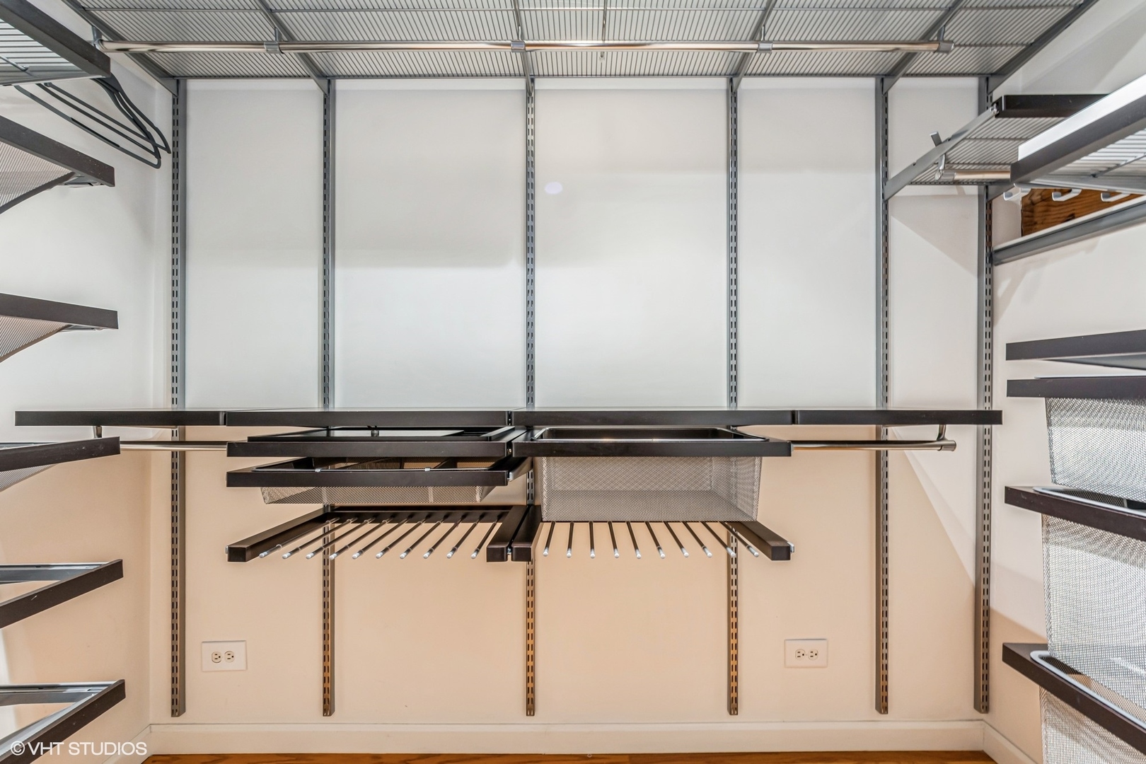 920 West Sheridan Road, Unit 305 Chicago, IL 60613 - Photo 16 of 20 Gallery Image 16