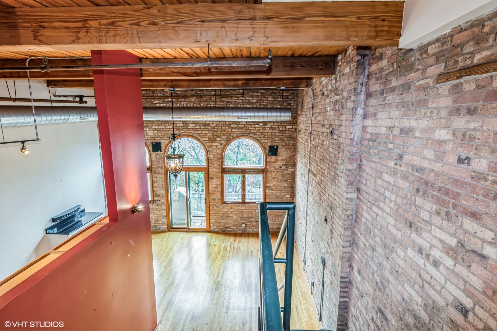 920 West Sheridan Road, Unit 305 Chicago, IL 60613 - Photo 5 of 20 Gallery Image 5