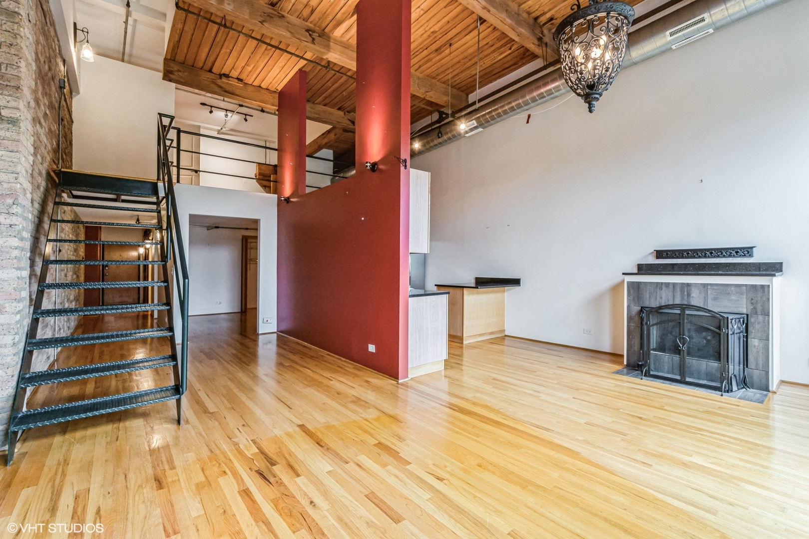920 West Sheridan Road, Unit 305 Chicago, IL 60613 - Photo 7 of 20 Gallery Image 7