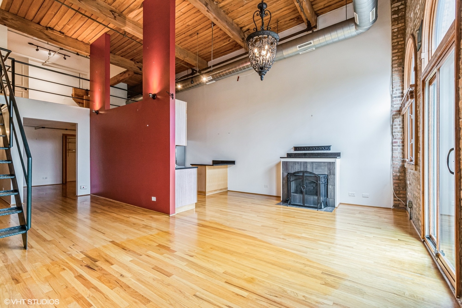 920 West Sheridan Road, Unit 305 Chicago, IL 60613 - Photo 8 of 20 Gallery Image 8