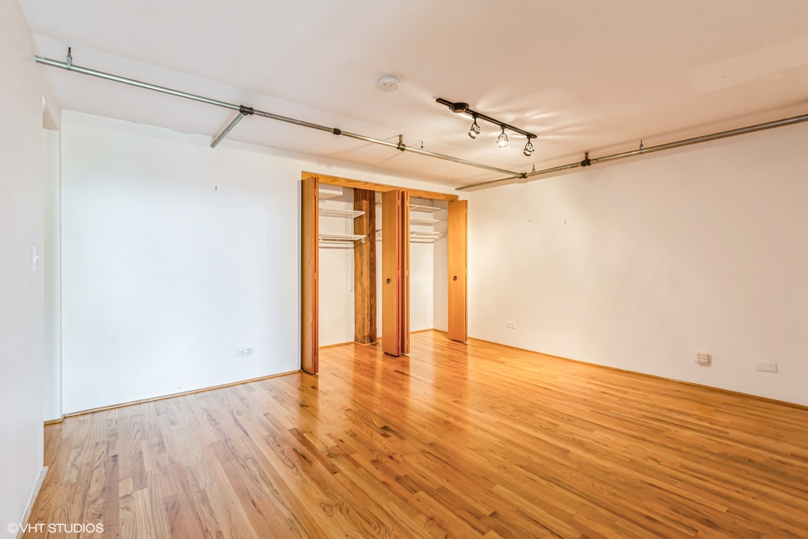 920 West Sheridan Road, Unit 305 Chicago, IL 60613 - Photo 10 of 20 Gallery Image 10