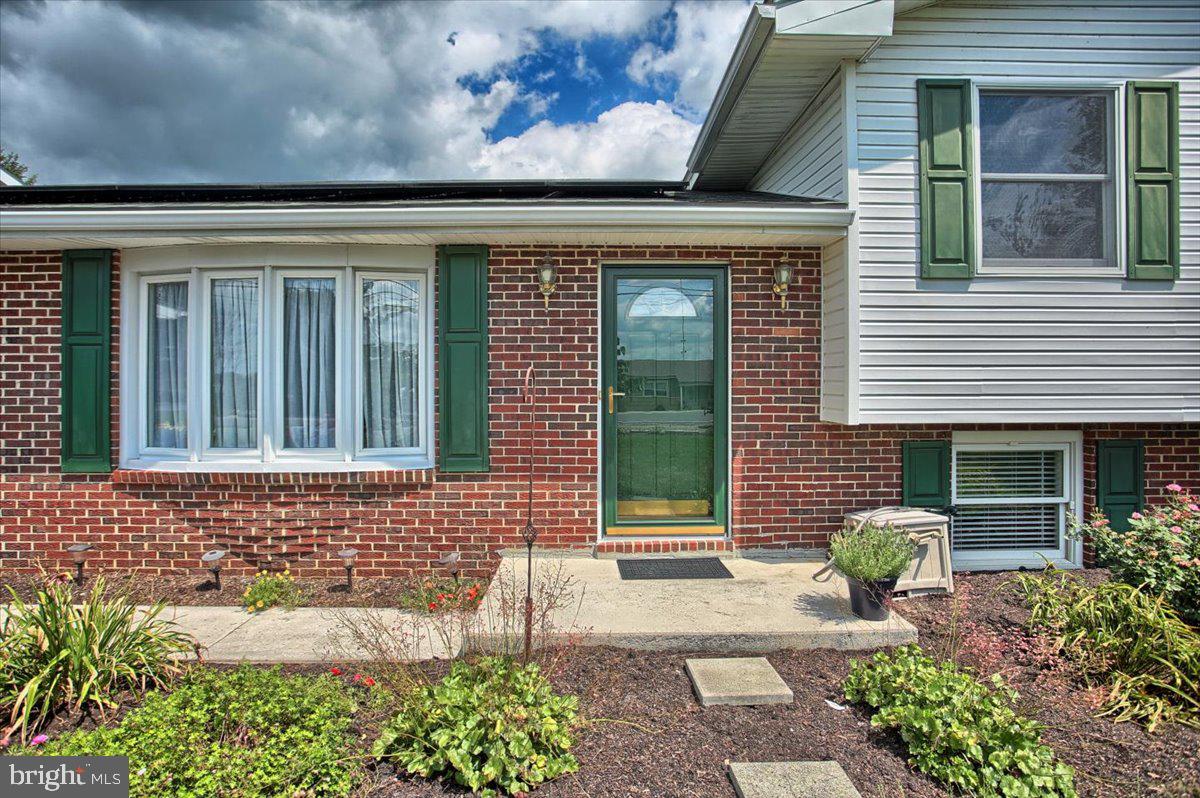 1327 Ridge Road Grantville, PA 17028 - Photo 4 of 42 Step in and prepare to be surprised!
