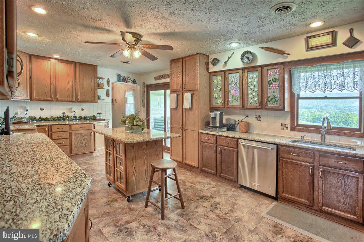 1327 Ridge Road Grantville, PA 17028 - Photo 8 of 42 Custom cabinet panels can be changed every season