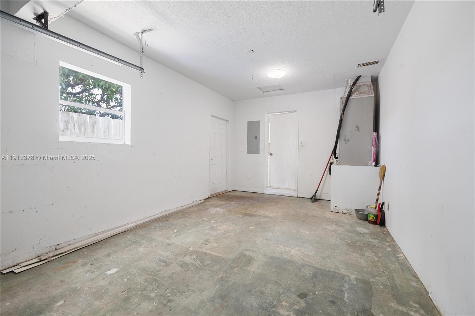 7753 Dilido Boulevard Miramar, FL 33023 - Photo 14 of 38