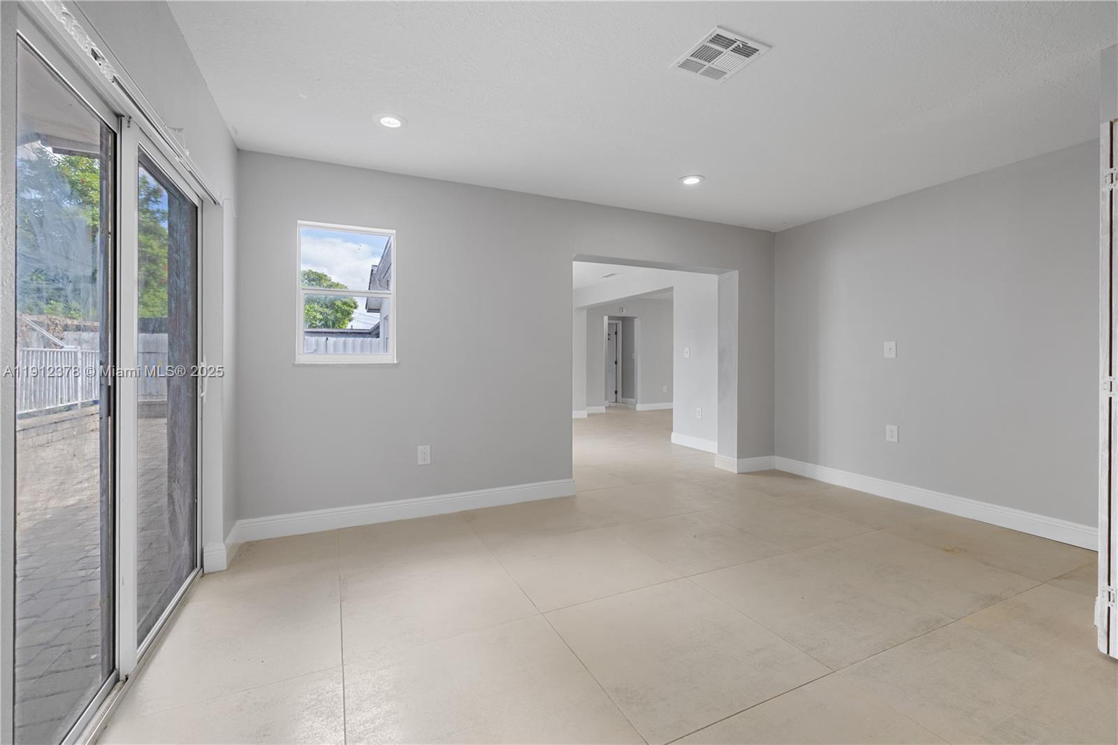 7753 Dilido Boulevard Miramar, FL 33023 - Photo 19 of 38