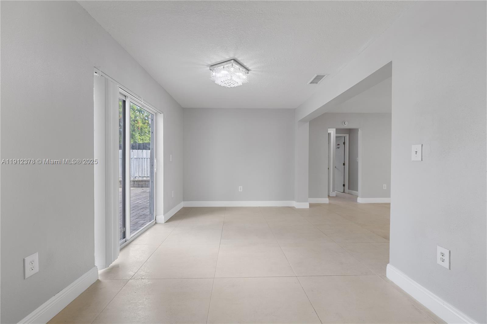 7753 Dilido Boulevard Miramar, FL 33023 - Photo 20 of 38