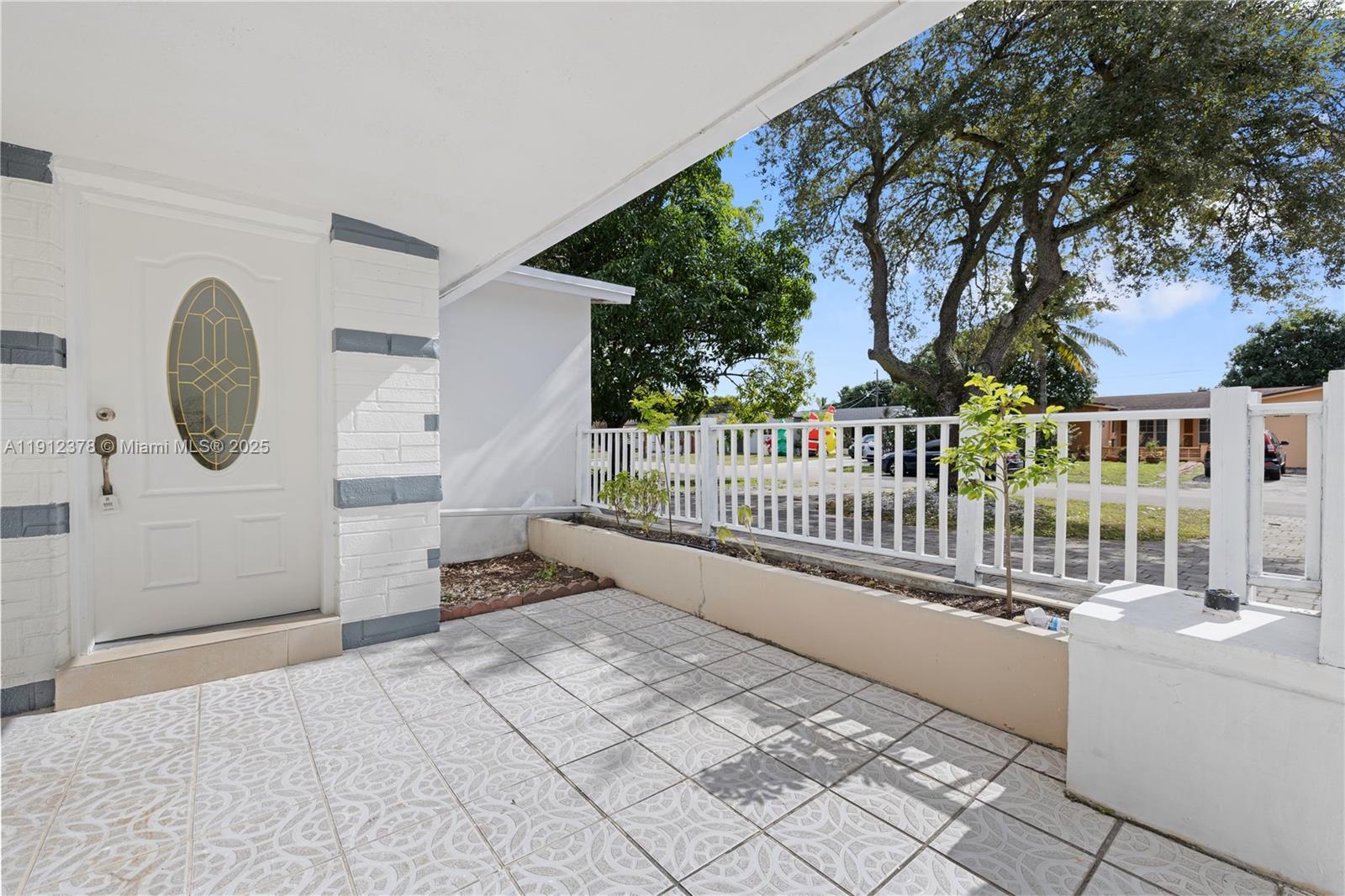 7753 Dilido Boulevard Miramar, FL 33023 - Photo 4 of 38