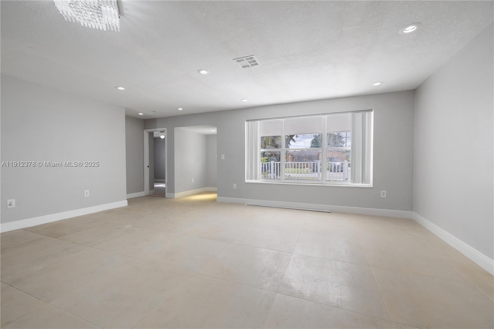 7753 Dilido Boulevard Miramar, FL 33023 - Photo 9 of 38