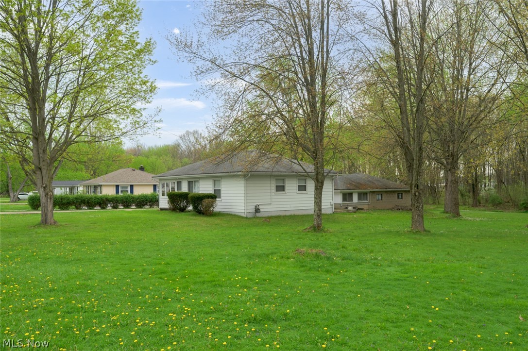 1603 Grandview Road Lake Milton, OH 44429 - Photo 3 of 35