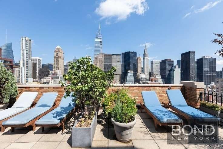 10 Park Avenue, Unit 14H Manhattan, NY 10016 - Photo 11 of 14 a outdoor view with a sitting space