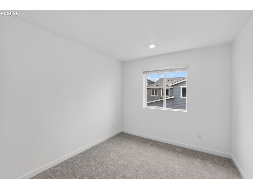 3704 Southwest 40th Street Gresham, OR 97080 - Photo 10 of 27