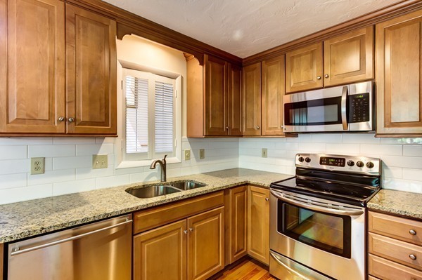 9 Lanes End, Unit 9 Natick, MA 01760 - Photo 10 of 30