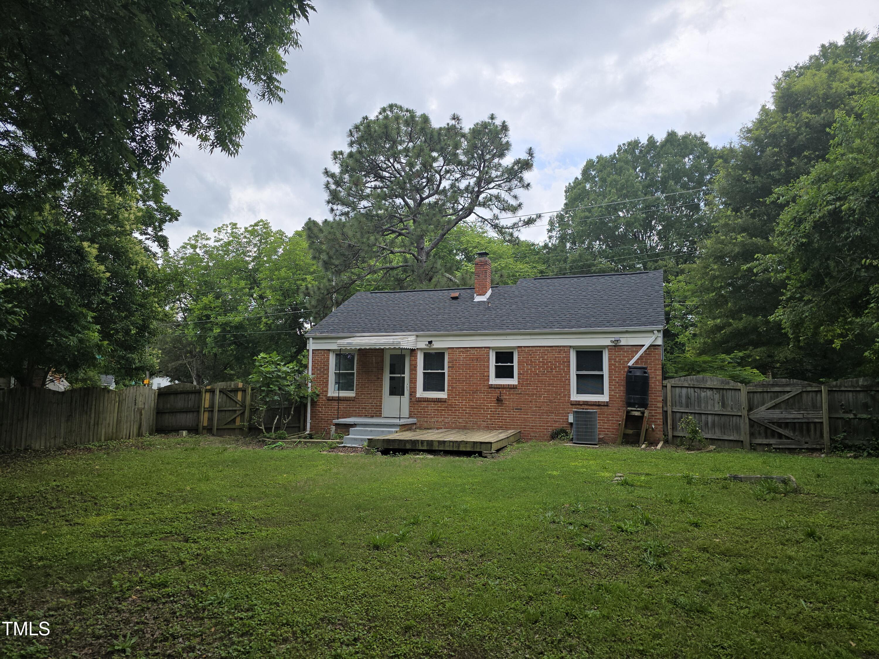 704 North King Charles Road Raleigh, NC 27610 - Photo 2 of 7 1000007978