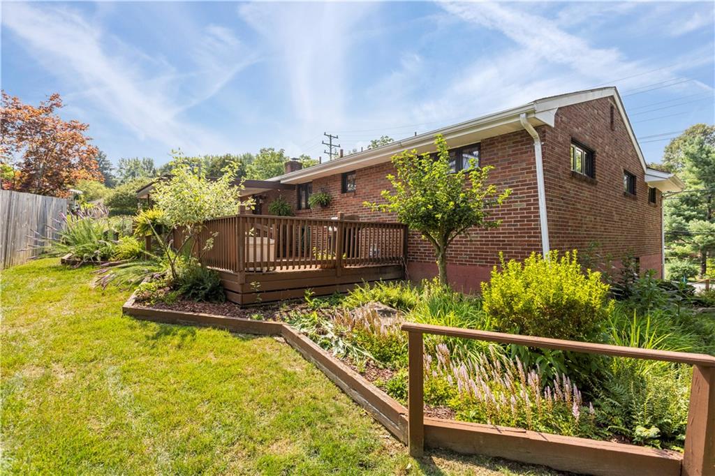 562 Thompson Run Road Pittsburgh, PA 15237 - Photo 3 of 24