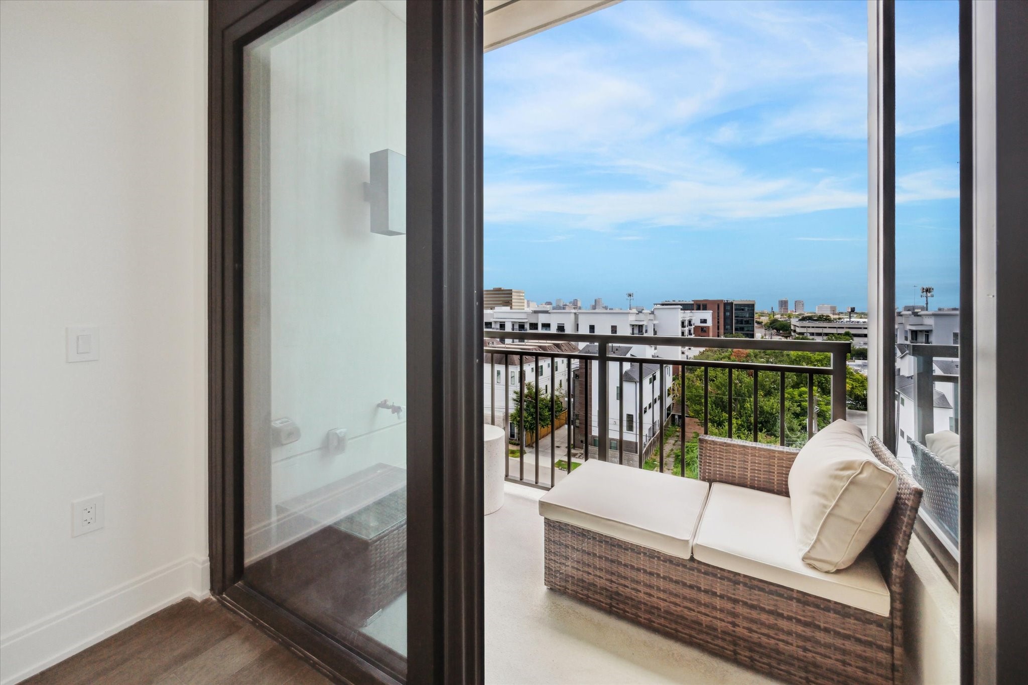 2323 West Main Street, Unit 603 Houston, TX 77098 - Photo 6 of 18