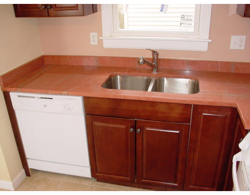 35 Maple Street, Unit B Waltham, MA 02453 - Photo 2 of 4 Gallery Image 2
