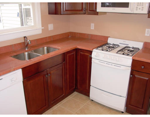 35 Maple Street, Unit B Waltham, MA 02453 - Photo 3 of 4 Gallery Image 3