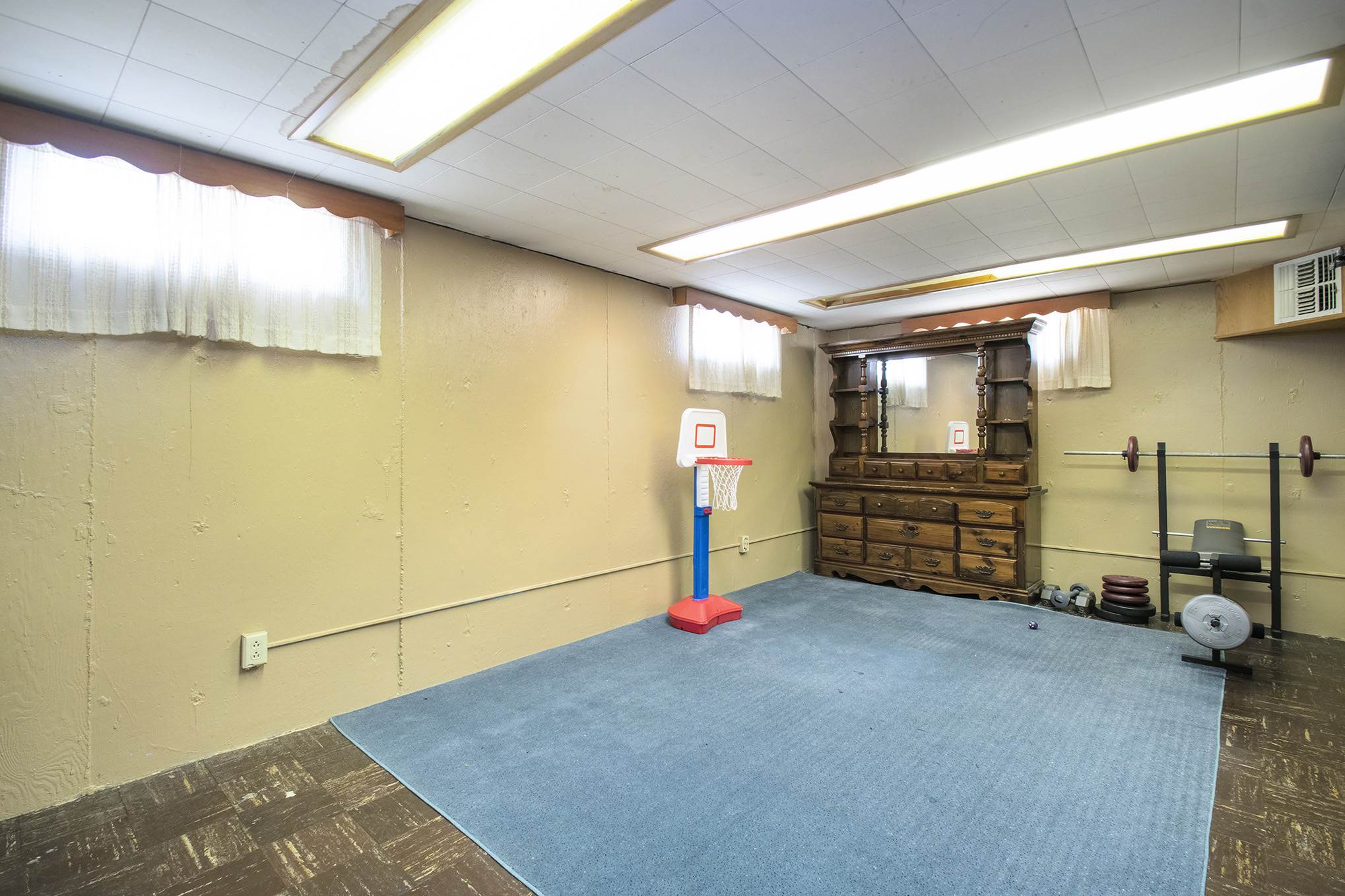 1636 Ryer Street South Bend, IN 46628 - Photo 15 of 20 Gallery Image 15
